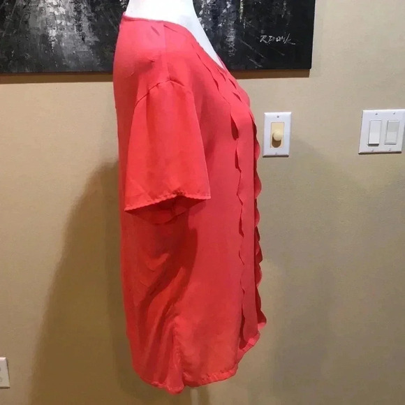 New York & Company Ruffled Front Coral Colored Short Sleeved Mixed Fabric Top-L - Picture 3 of 6